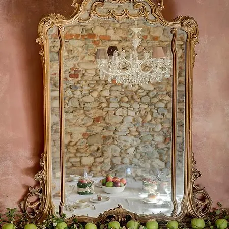 ベッド・アンド・ブレックファスト La Casa Delle Grottesche